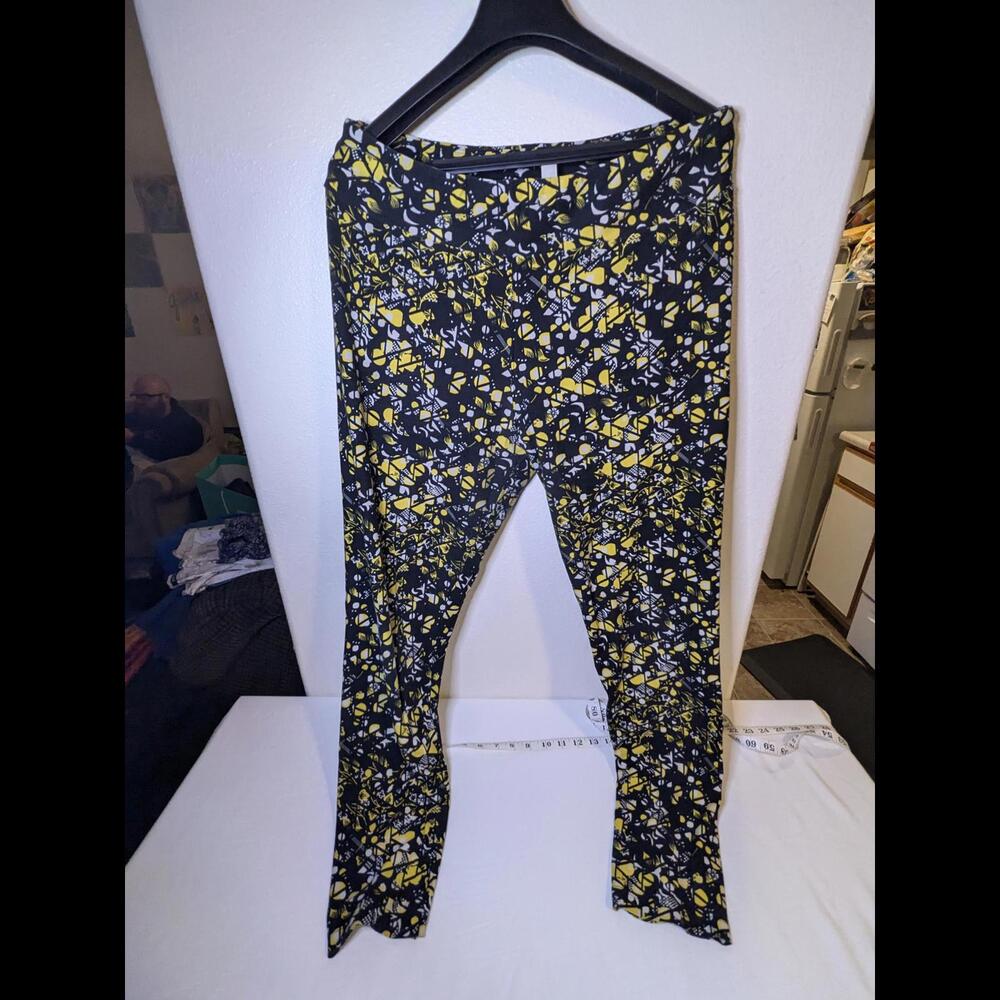 LuLaRoe Yellow and Black Tall and Curvy Leggings